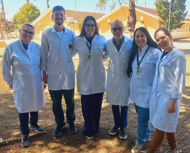 Alunos de Enfermagem tem vivncia prtica no Lar Irm Maria Augusta em Borda da Mata